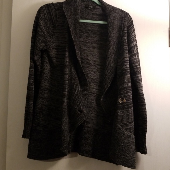 Black and gray cardigan - Picture 2 of 3